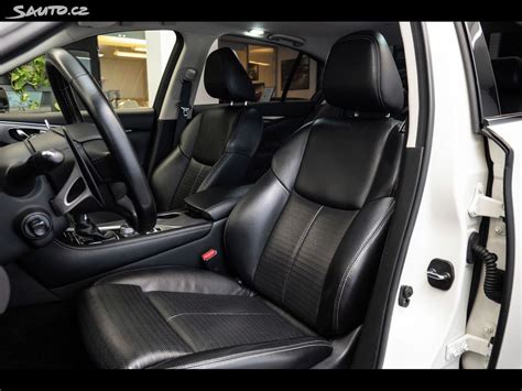 Detail športového sedadla s polohovaním