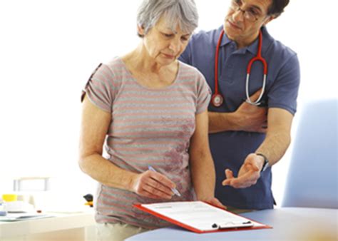 Ilustračná fotografia lekára a pacienta