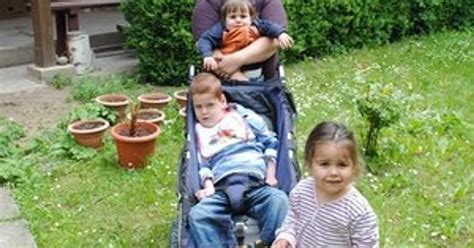 Ilustračná fotografia rodiča so zdravotne postihnutým dieťaťom