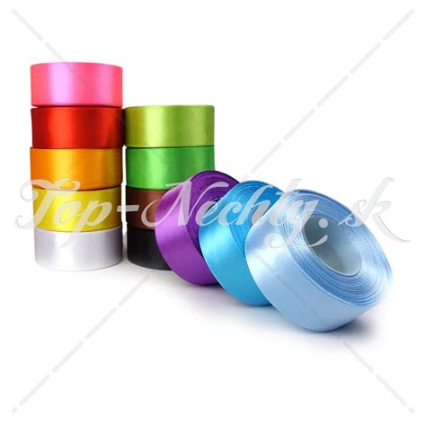 Saténové stuhy rôznych farieb