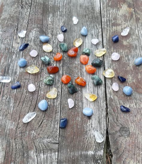 Zobrazenie rôznych druhov liečivých kameňov