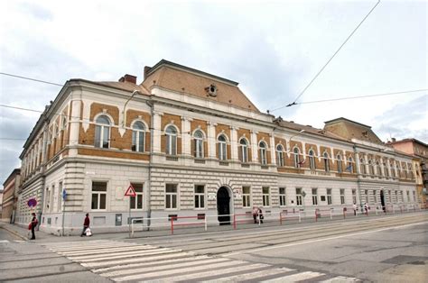 Budova strednej školy