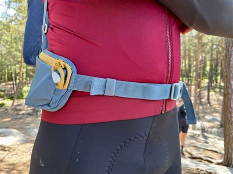 Interiér multifunkčného batohu s rôznymi priehradkami