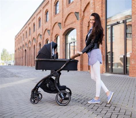 Detail odpruženia a kolies kočíka ZOPA Mystic