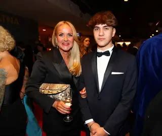 žena v nočnej košieľke