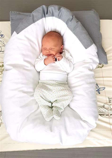 Bábätko zavinuté v perinke