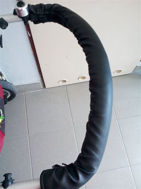 Rôzne materiály poťahov na madlo kočíka