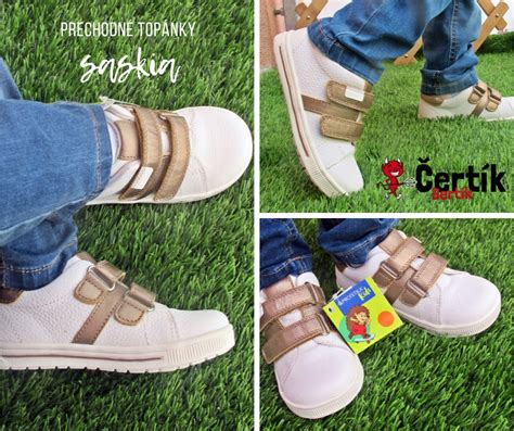 Dieťa si oblieka topánky