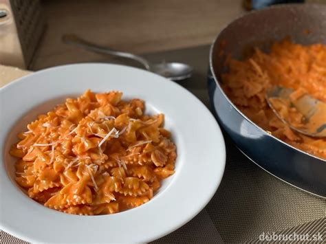 Detské cestoviny s omáčkou a zeleninou