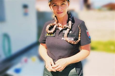 Policajtka s dieťaťom