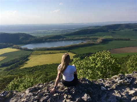 Ilustrácia rodiny s viacerými deťmi