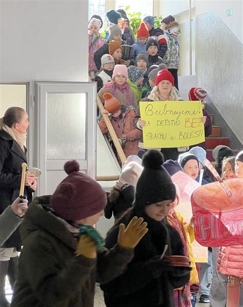 Ilustrácia rôznych foriem týrania detí