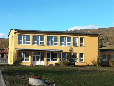 Moderná budova materskej školy v Štrbe