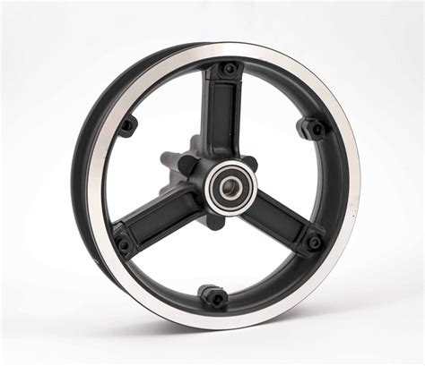 Detail predného otočného kolesa Phil&Teds Explorer