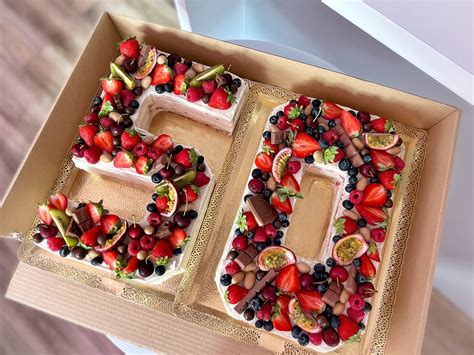 Torta v tvare košíka s hubami