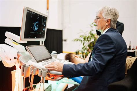 Ilustračná fotografia rôznych ultrazvukových prístrojov