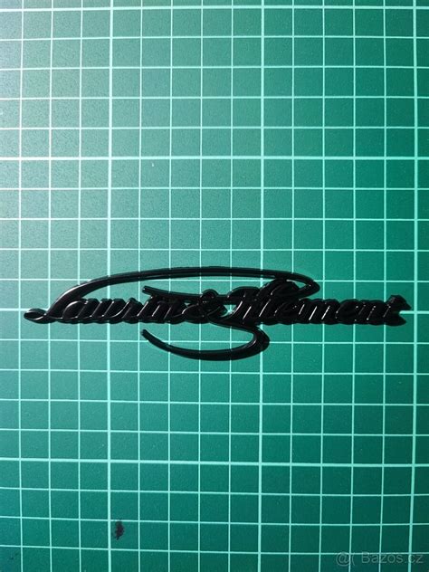 Nápis Laurin & Klement na budove