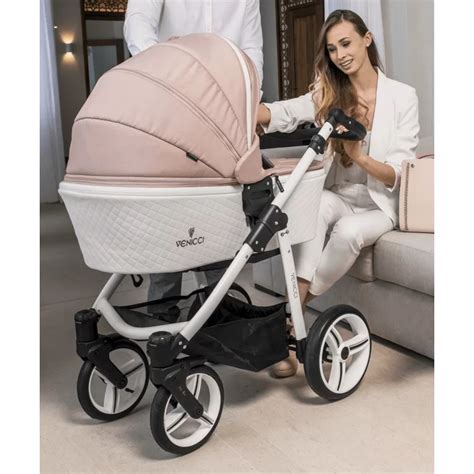 Detail konštrukcie a kolies kočíka Venicci Pure