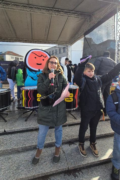 Ilustrácia symbolizujúca ochranu detí