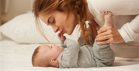 Dieťa oblečené do vrstiev v zime