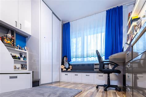 Detská izba s otvoreným oknom