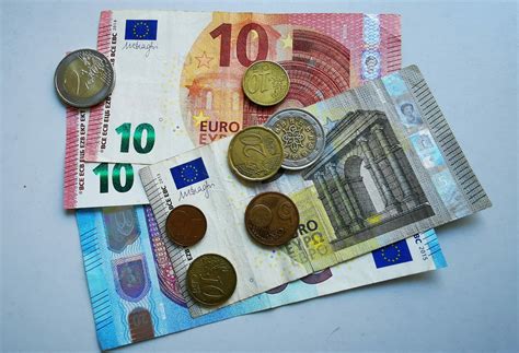 ikony symbolizujúce rôzne sociálne dávky pre rodiny