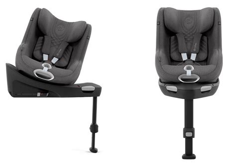 Žena prenášajúca ľahkú autosedačku Cybex Aura-fix medzi dvoma autami