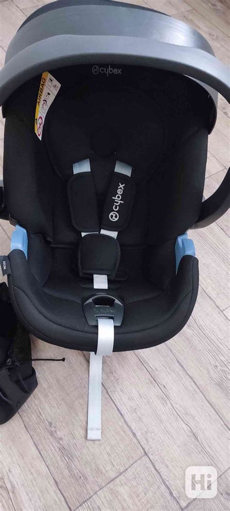 Detská autosedačka Cybex Aton 5 v sivej farbe