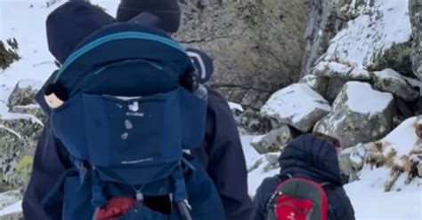 Rodičia s dieťaťom v jasliach