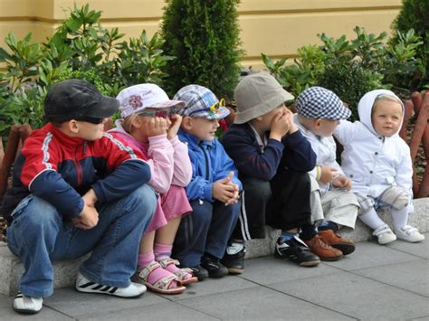 Dieťa hovoriace s rodičmi