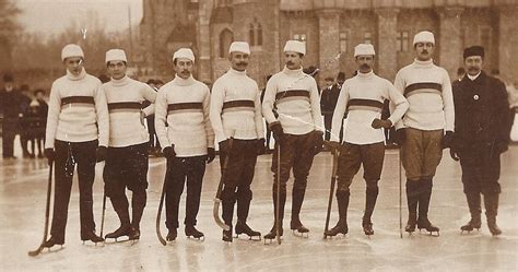 Archívna fotografia prvých ohrád