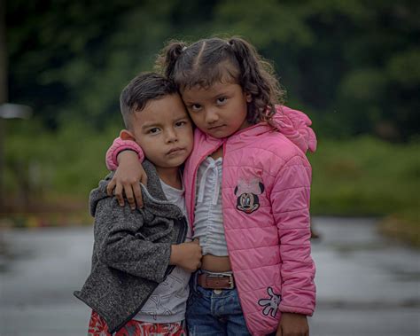 chlapec a dievča porovnanie rastu