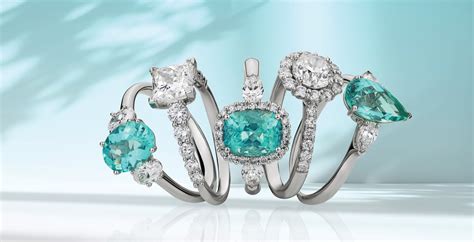 Šperk z troch druhov zlata s tromi kameňmi