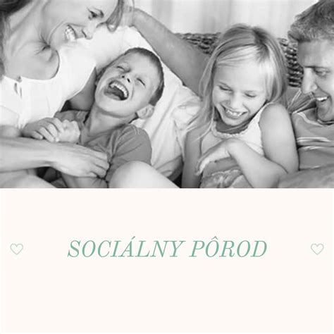 Ilustračná fotografia rodiny stolujúcej s dieťaťom vo vysokej stoličke