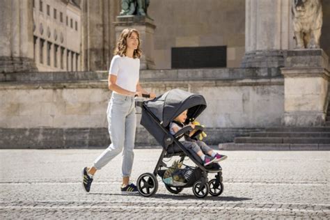 Ilustračná fotografia rôznych modelov kočíkov Britax