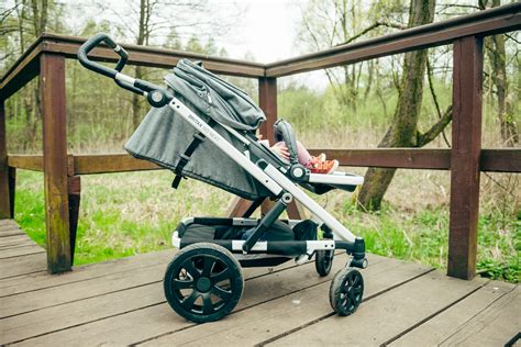 Detail rukoväte a košíka kočíka Britax Go Next