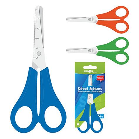 detské nožnice a hrebeň