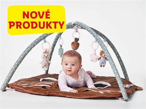 Dieťa na rovnej podložke s hrazdičkou