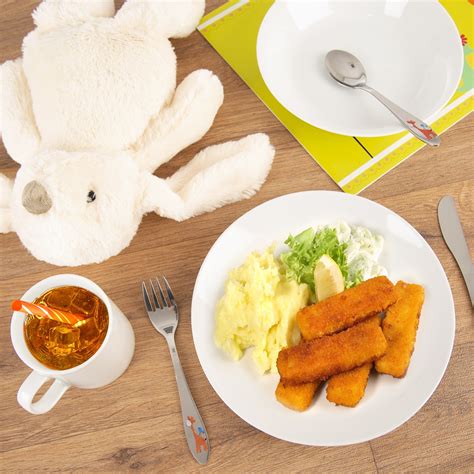 Detský tanier s rybou a zeleninou