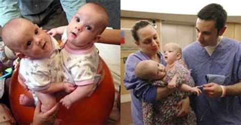 dvojčatá hrajúce sa