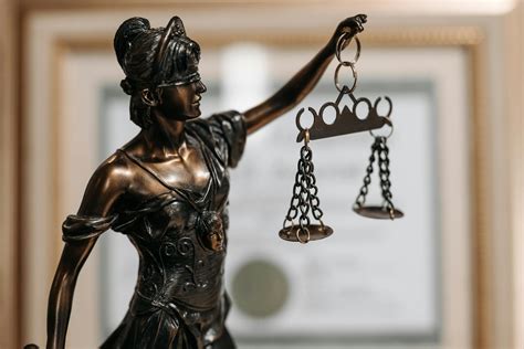 Symbol váh ako znak spravodlivosti a odvolacieho procesu