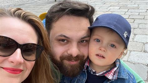 Dalibor Karvay s manželkou a synom