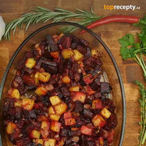 Červená repa s listami