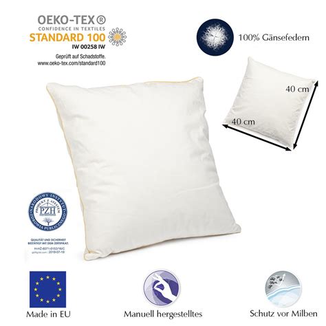 Žena perie poťah od dojčiaceho vankúša