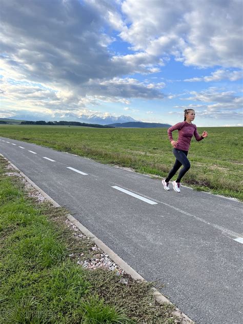 Ilustrácia správnej techniky dojčenia