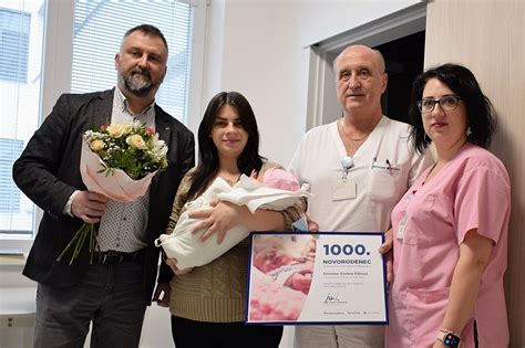 Infografika porovnávajúca domáci pôrod a pôrod v nemocnici