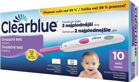 Žena sledujúca digitálny ovulačný test
