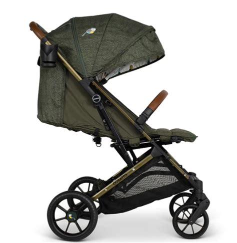 detail rukoväte a koliesok golfového kočíka Cosatto