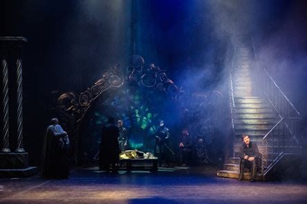 Scéna z muzikálu Dracula