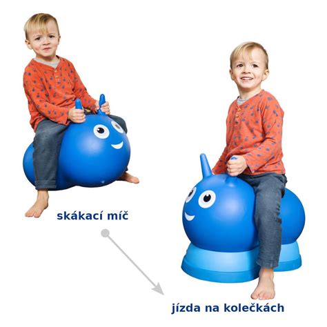 dieťa bezpečne sa hrá s hopsadlom